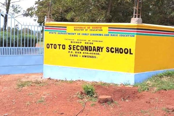Drama as furious parents eject Principal in Homa Bay over poor KCSE results