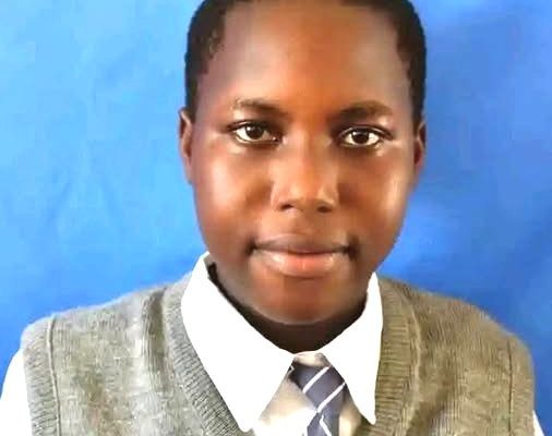 Joy as top KCSE student in Kilifi visits remote primary school to thank teachers