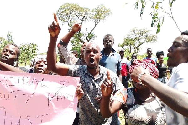 Chaos as parents stage demo at school in Kisumu, demand transfer of Principal