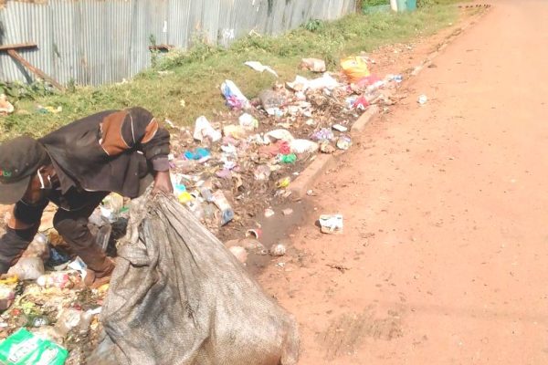 Environmental risks to pupils in Kisii as investor dumps filth, garbage next to two schools