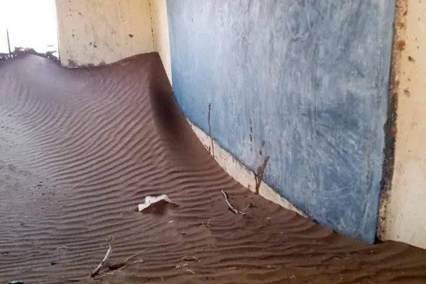 Wajir residents sound alarm as sand dunes choke Adhibohol Primary School