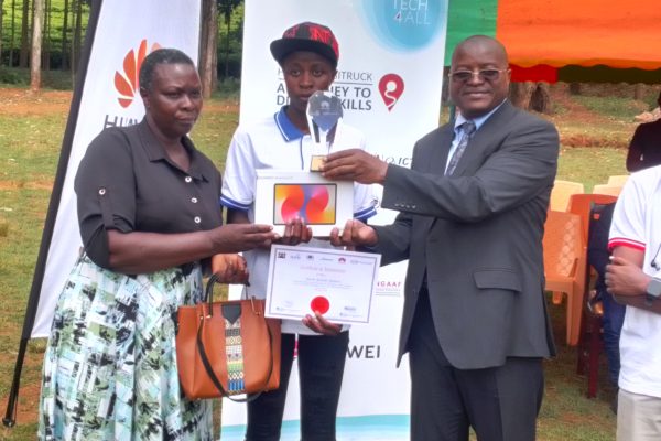 Digital graduates urged to embrace online jobs, solve problems in rural areas