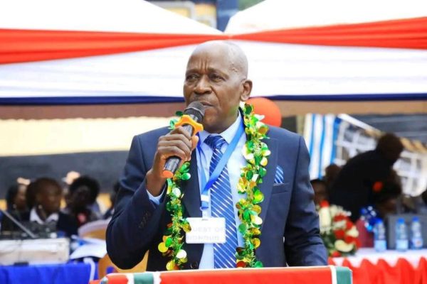 Kisii teachers, leaders bid emotional farewell to principal who transformed school’s fortunes