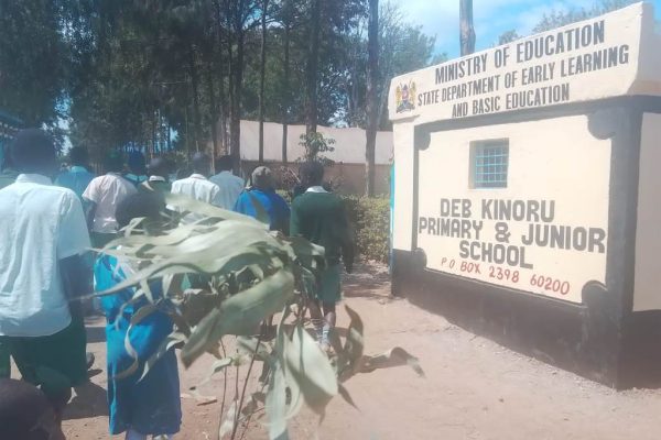 Kinoru Primary school learners and parents during their protests on October