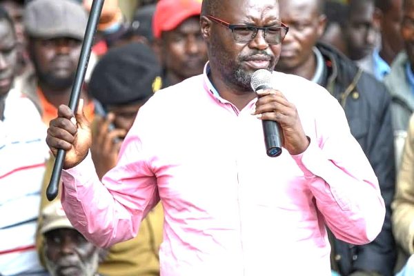 Residents led by community leader David Keter address the media over rising communal violence in Lolgorian and Angatta Barrikoi Narok County