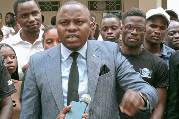 Kenya Environmental Health and Public Health Practitioners Union KEHPHPU General Secretary Brown Ashira speaking at Kenyatta University on Wednesday