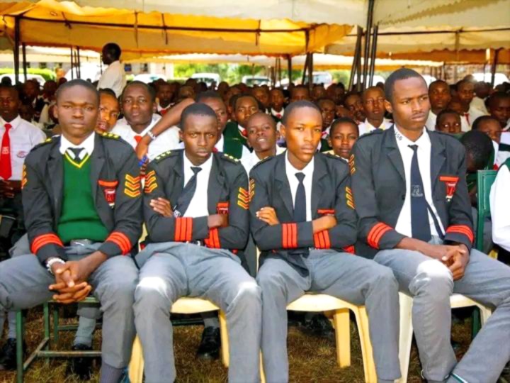 Student leaders in the past summit