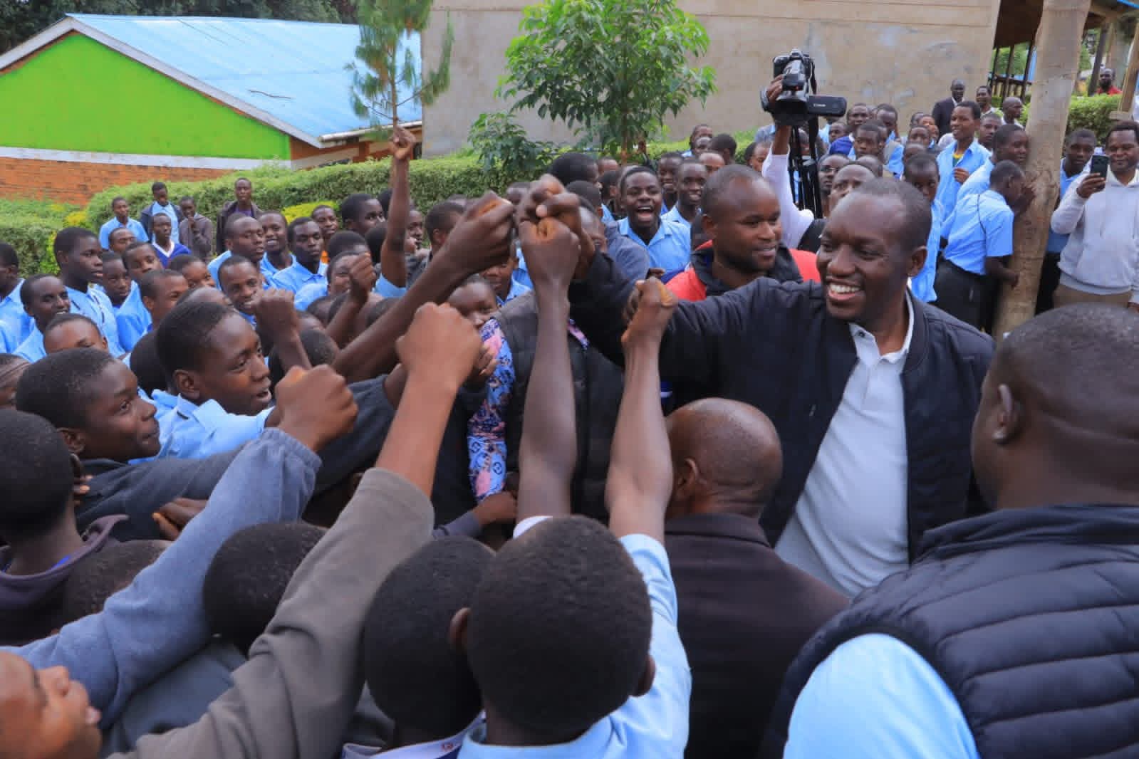 Kisii County Governor Simba Arati receives greetings from bout of Nyakeiri Secondary School.