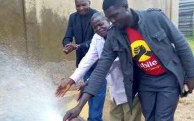 Jonah Onkendi(left) with Darius Mosoti (right)