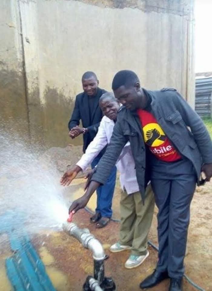 Jonah Onkendi(left) with Darius Mosoti (right)