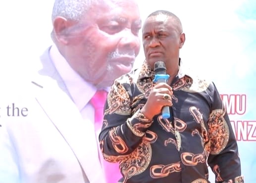 Matungulu MP Stephen Mule addressing mourners yesterday at Katulu village s