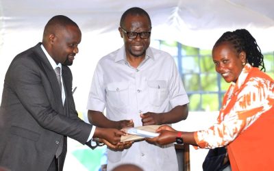 Migori County Governor Dr Ochillo Ayacko receives a list of Branch new officials of both KNUT and KUPPET refined