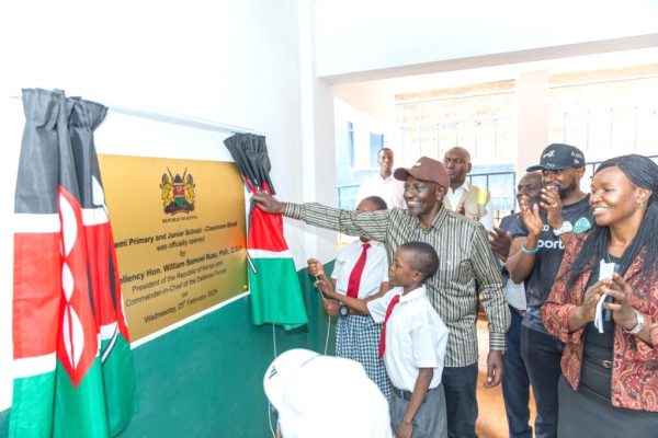 President William Ruto directing TSC to absorb BOM teachers at Kangemi Primary School.
