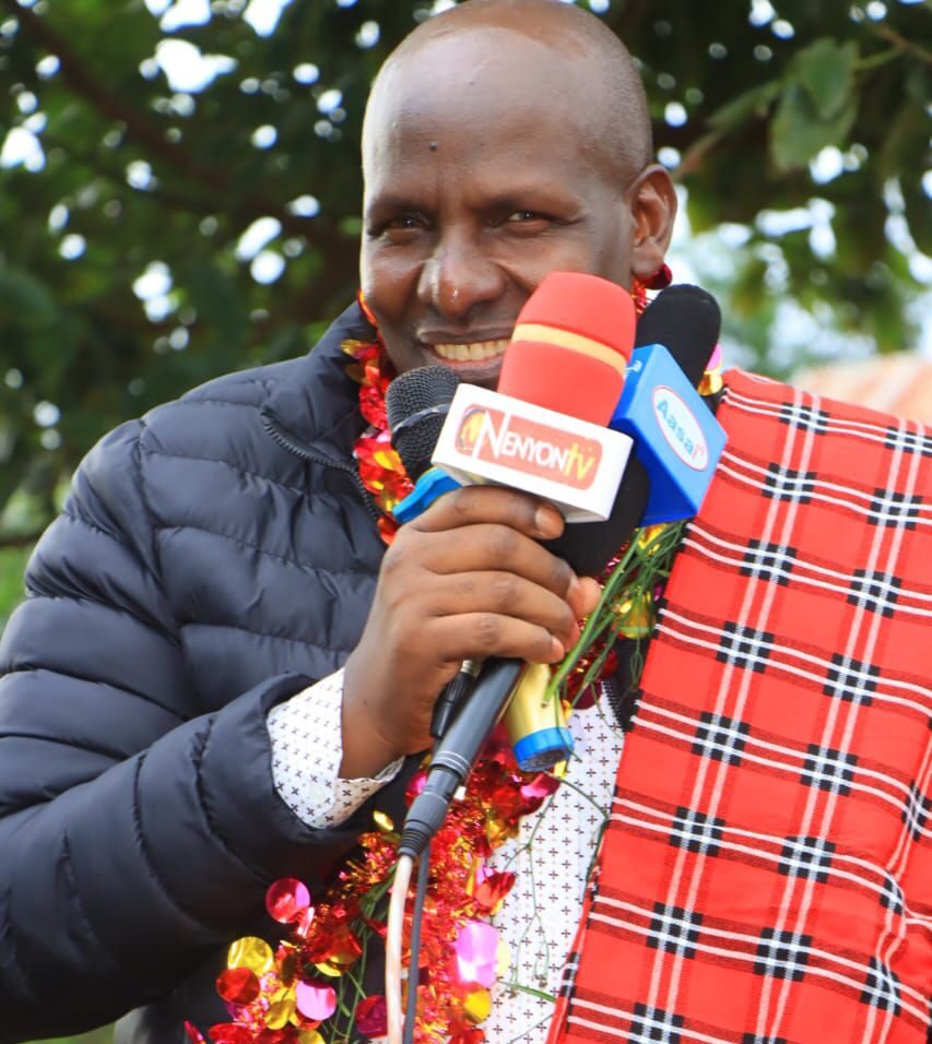 Bomet Central MP Richard Kilel speaking during the classroom launch at Kamobiriri Primary School