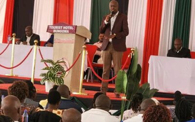 Former Bungoma Governor Wycliffe Wangamati addressing support staff drawn across Kakamega County at Bungoma tourist hotel 