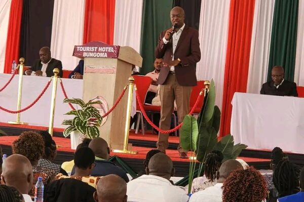 Former Bungoma Governor Wycliffe Wangamati addressing support staff drawn across Kakamega County at Bungoma tourist hotel 
