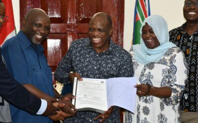 Tana River Governor with Great Lakes University and KeMU officials