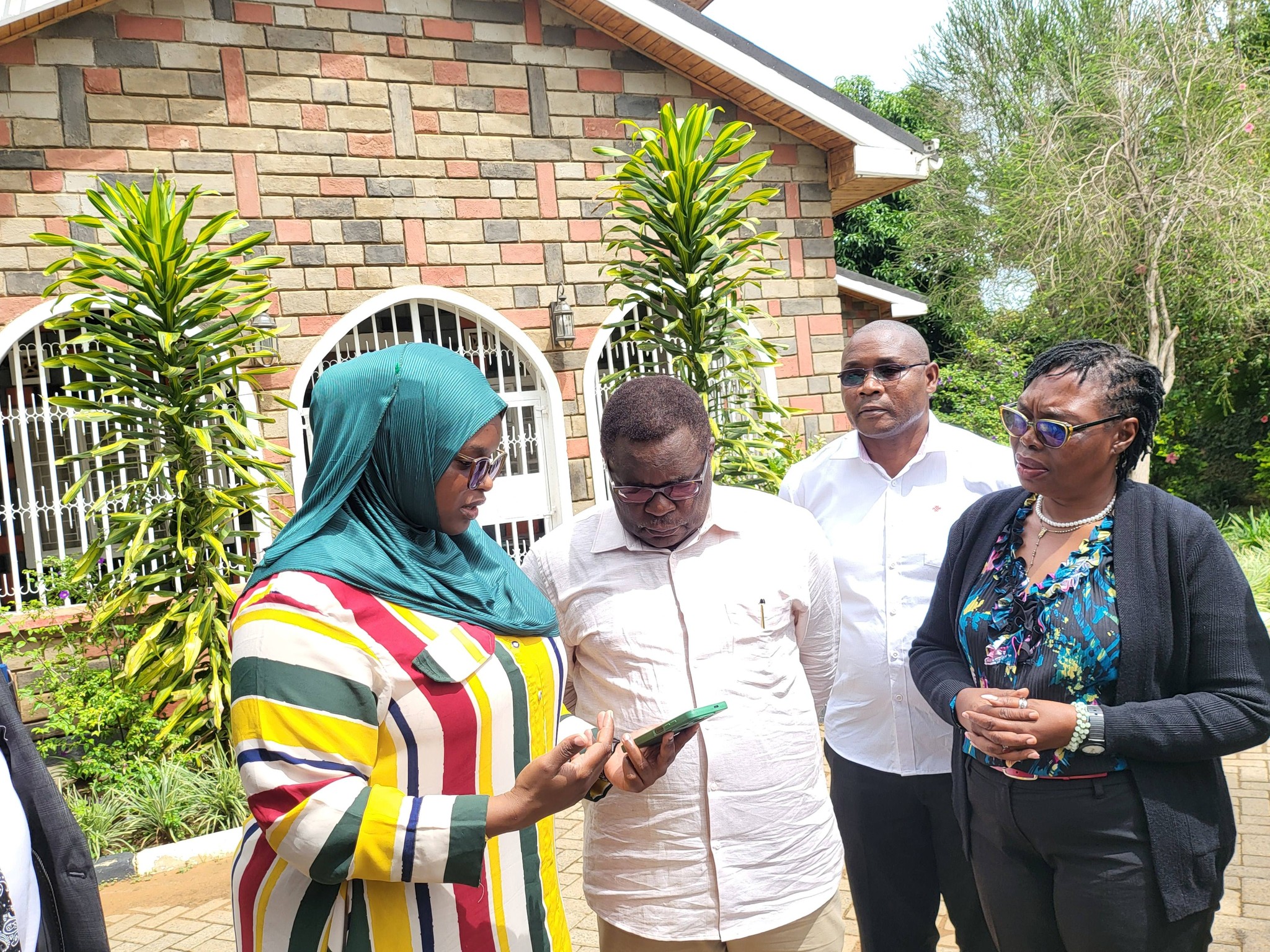 Bungoma Governor Ken Lusaka (middle)