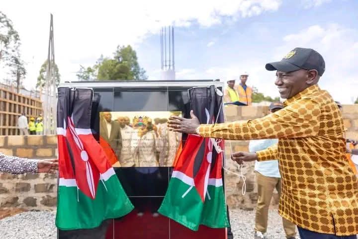 President Ruto unveiling the cornerstone for KMTC hostels Nyamache Campus in Kisii County. Photo/Enock Okong'o