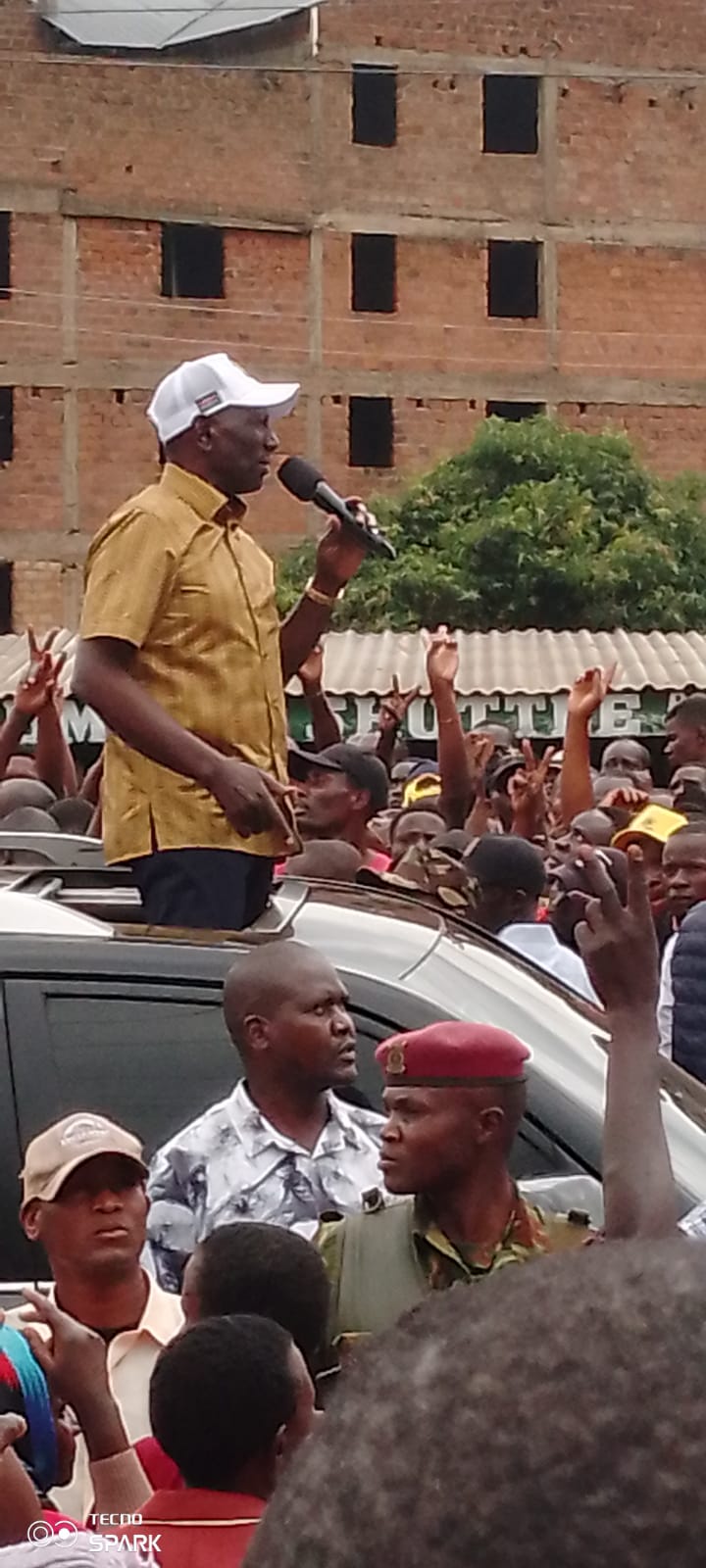 President Ruto addressing the public at Nyamarambe town roadside near Nduru DEB Prinary School. Photo/Enock Okong'o