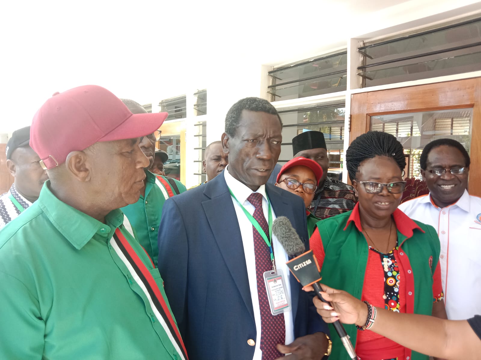 KNUT Secretary General Collins Oyuu addressing the press in Kisumu a head of Union elections
