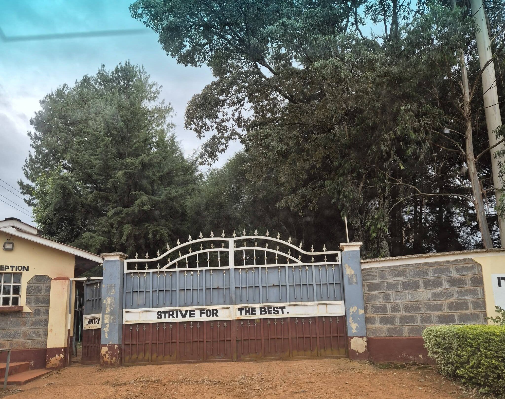Itigo Girls main gate