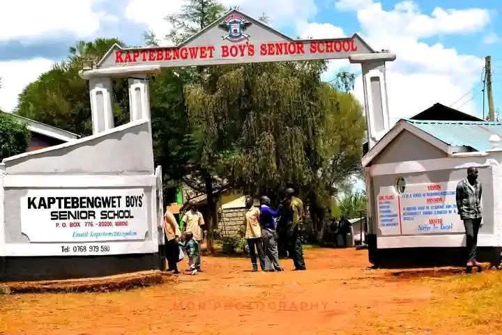 Kaptebengwet Boys main gate