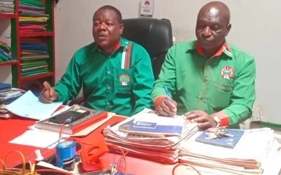 Trans Nzoia KNUT officials led By George Wanjala Simiyu speaking to the press in Kitale town. They accused TSC of transferring their members to KUPPET. Photo John Oroni
