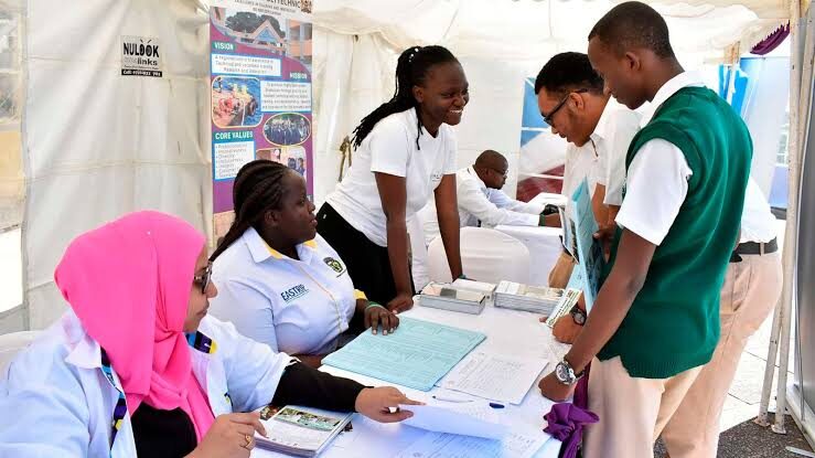 students during a previous higher education and career fair exhibition-Photo|Courtesy